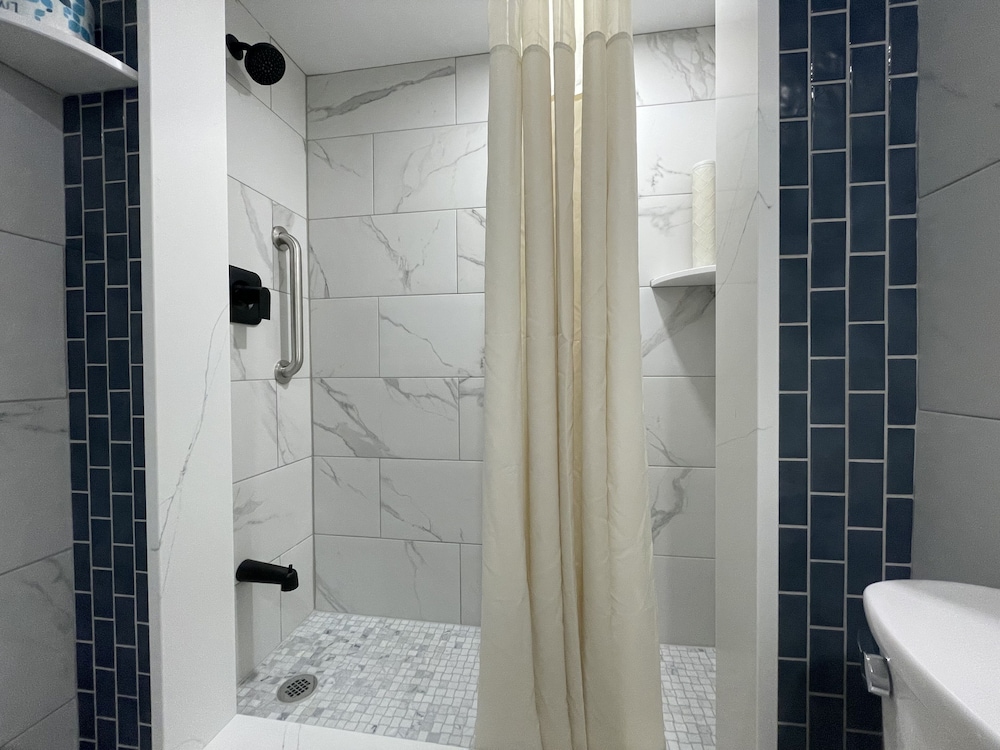 Family Suite, 1 Bedroom, Pool View ( Two Queen Beds with Kitchen)