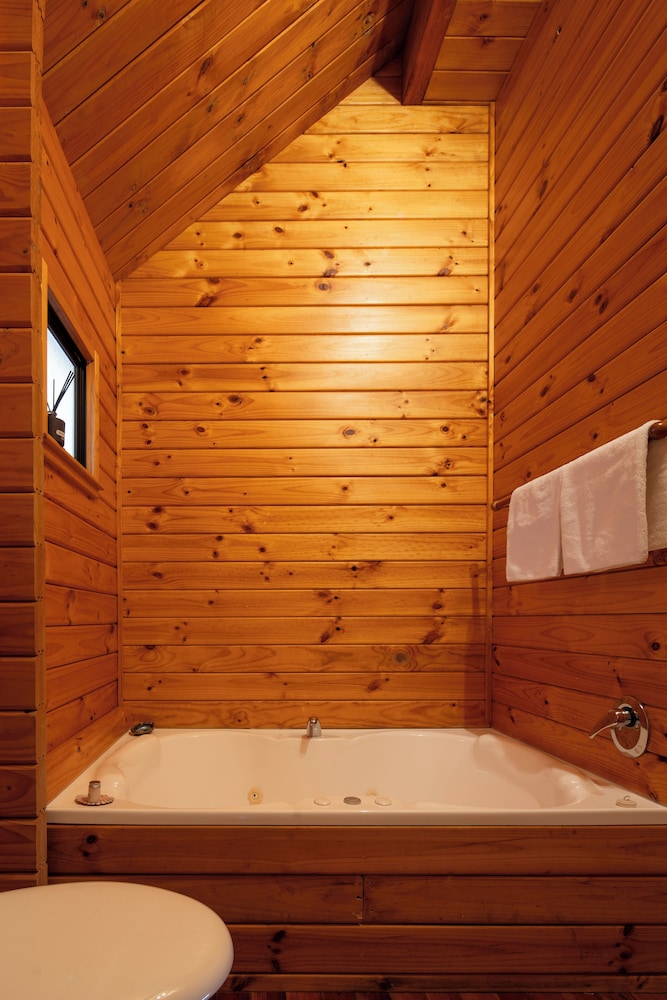 King Spa Chalet B&B thumbnail 6