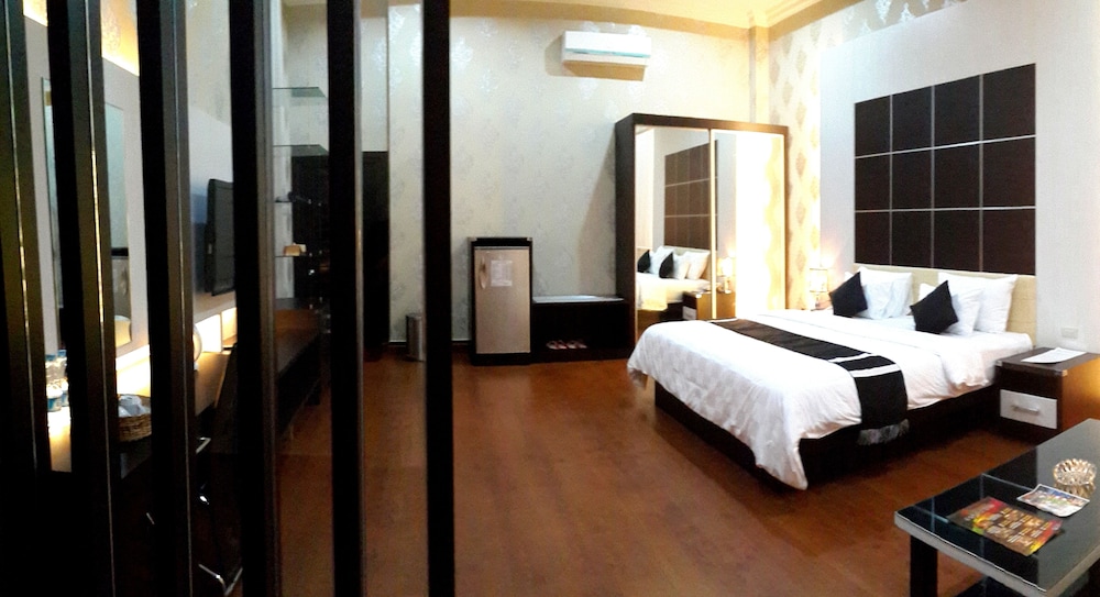 Executive Suite photo 2