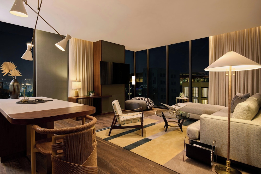 Grand Suite, 1 King Bed photo 1