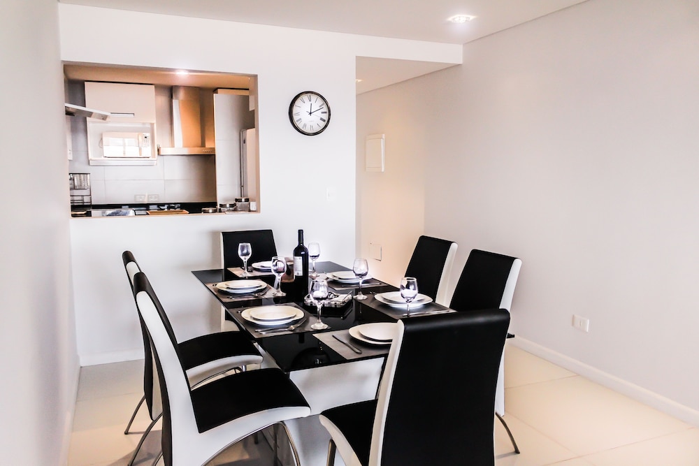Luxury Apartment, 3 Bedrooms, Private Bathroom photo 2