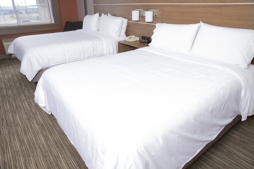 Standard Room, 2 Queen Beds - Photo 1