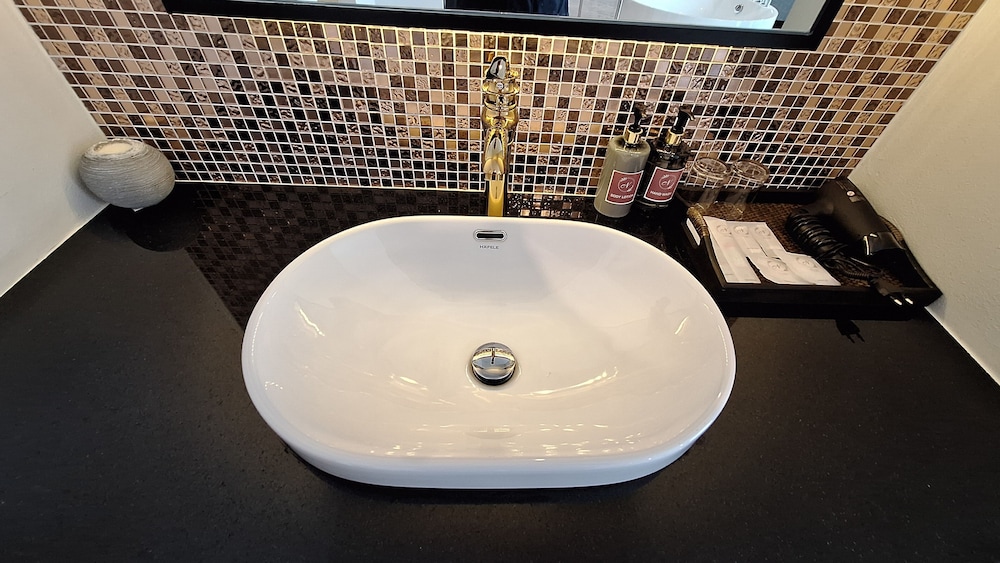 Diamond Suite - Photo 5