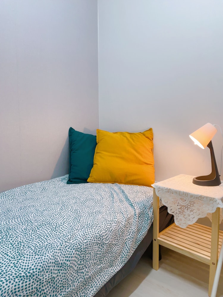 Deluxe Room, Women only, Non Smoking, Shared Bathroom(304)(Self check-In Hotel,Please contact HOTEL)