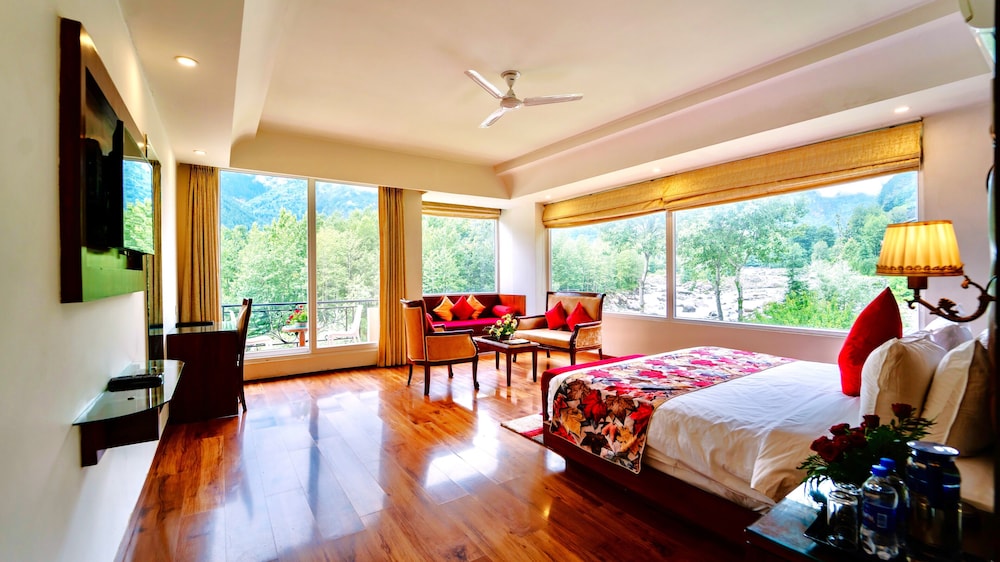 Royal Double Room, 1 King Bed, Balcony, River View