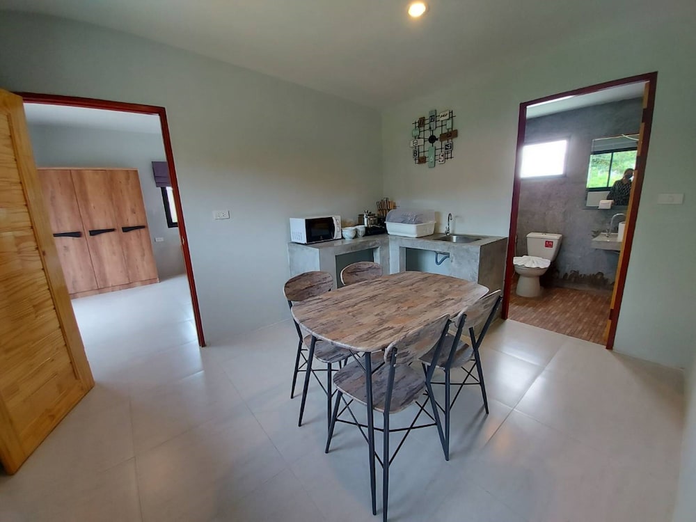 2 Bedroom House - Photo 16