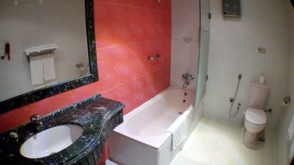 Standard Double Or Twin Room - Photo 9