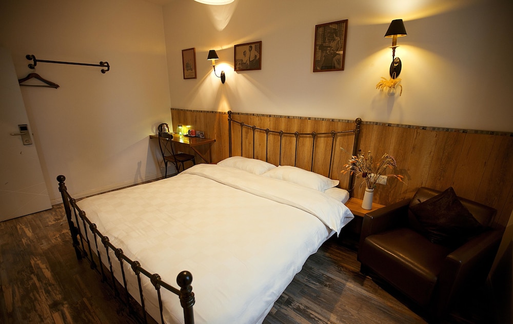 Superior King Room photo 2