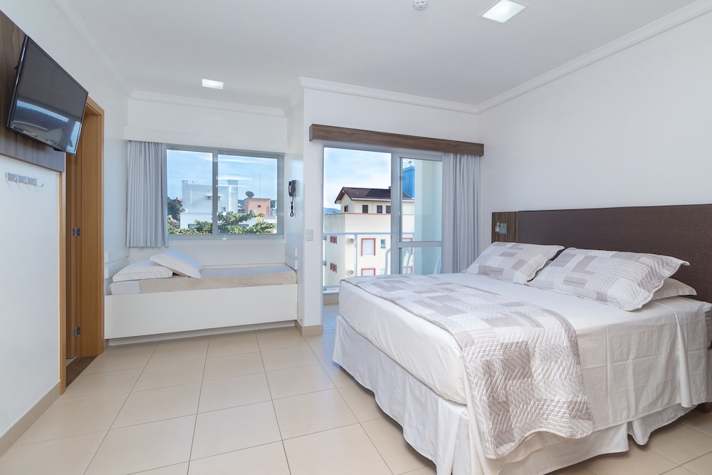 Loft, Partial Ocean View (Triple/Triplo) photo 2