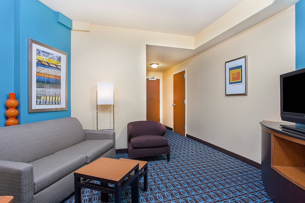 Suite, Multiple Beds photo 2
