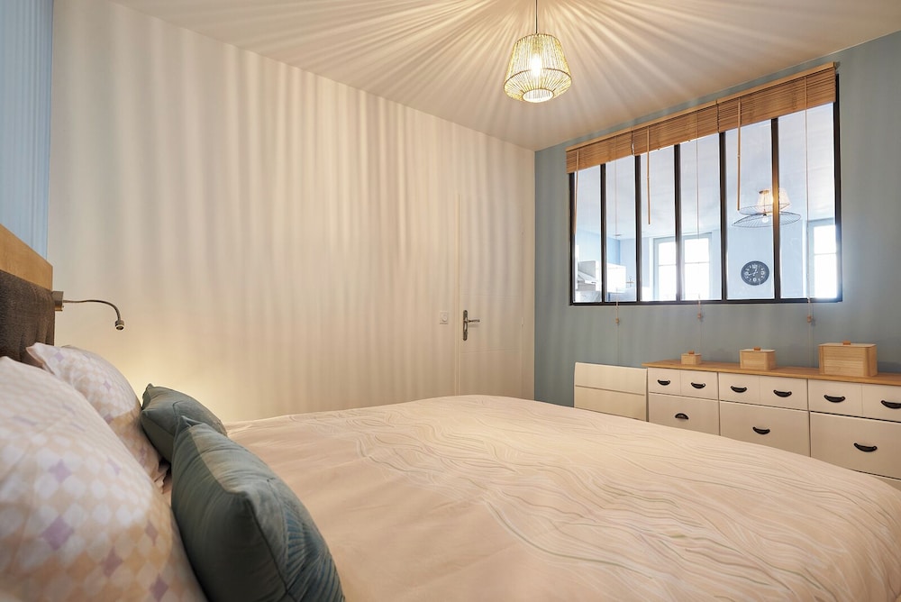 Deluxe Apartment, 1 Queen Bed, Kitchen, City View