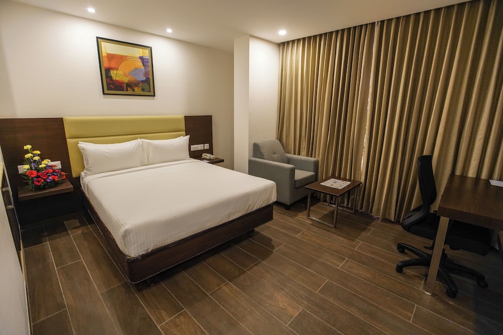 Executive Room - Photo 5