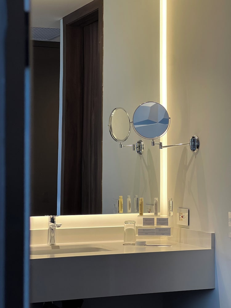 Deluxe Room, 2 Double Beds - Photo 6