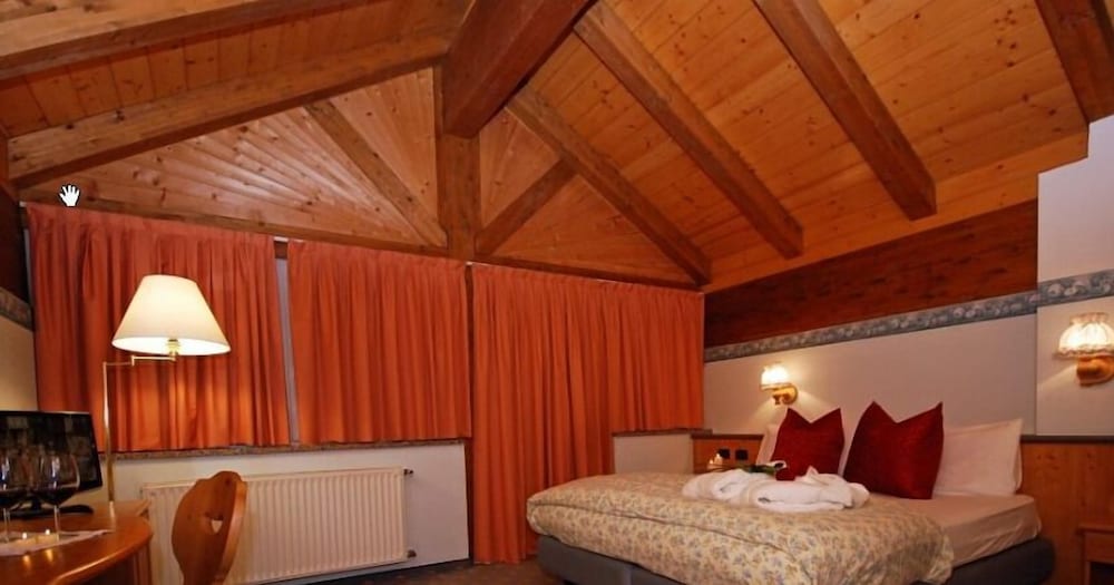 Superior Double Room (access to Spa and Panoramic Pool)