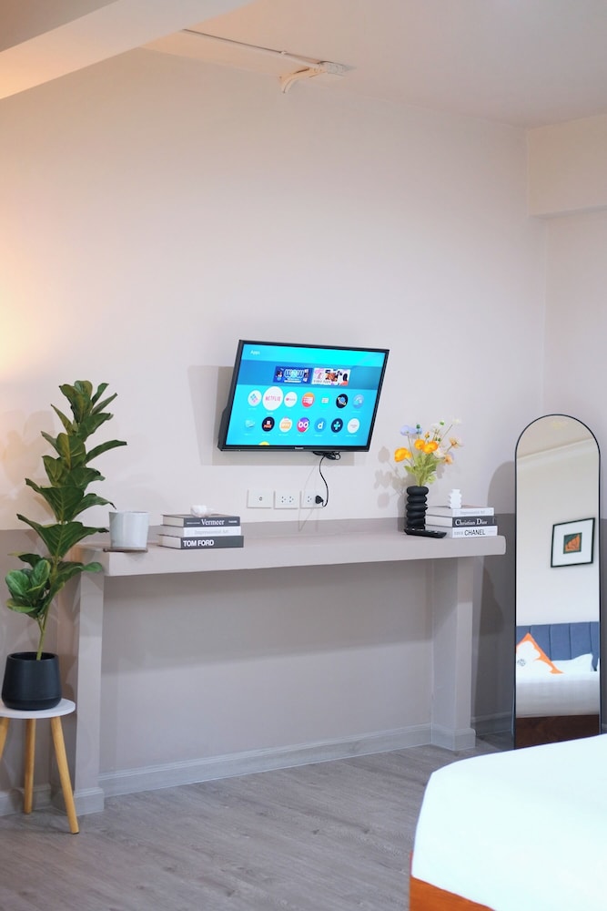 Suite - Photo 3