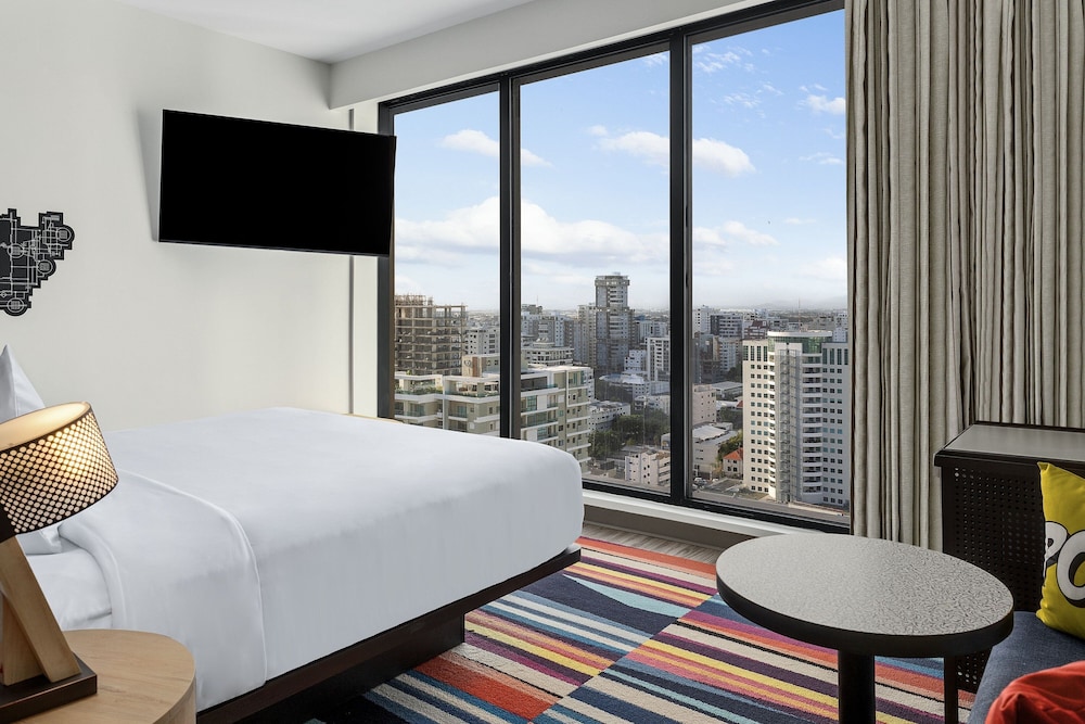 Room, 1 King Bed, City View - Photo 3