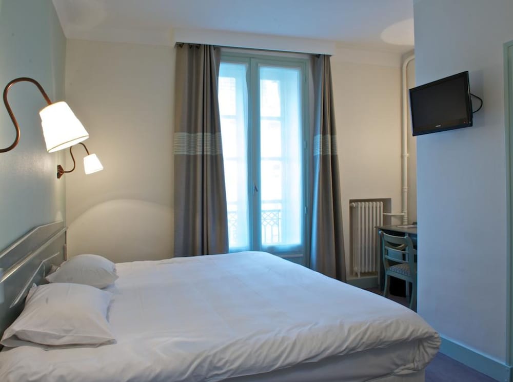 Standard Double Room - Photo 6