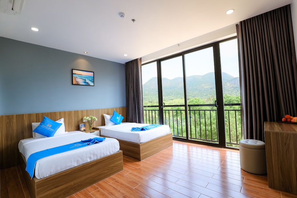 Superior Double or Twin Room photo 2
