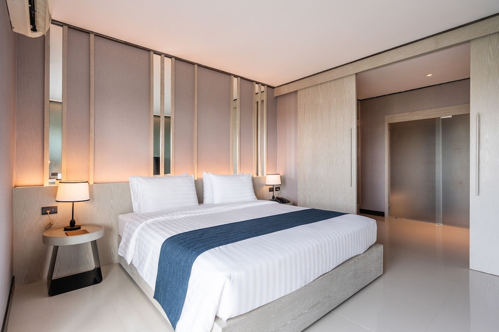 Deluxe Suite, 2 Bedrooms - Photo 13