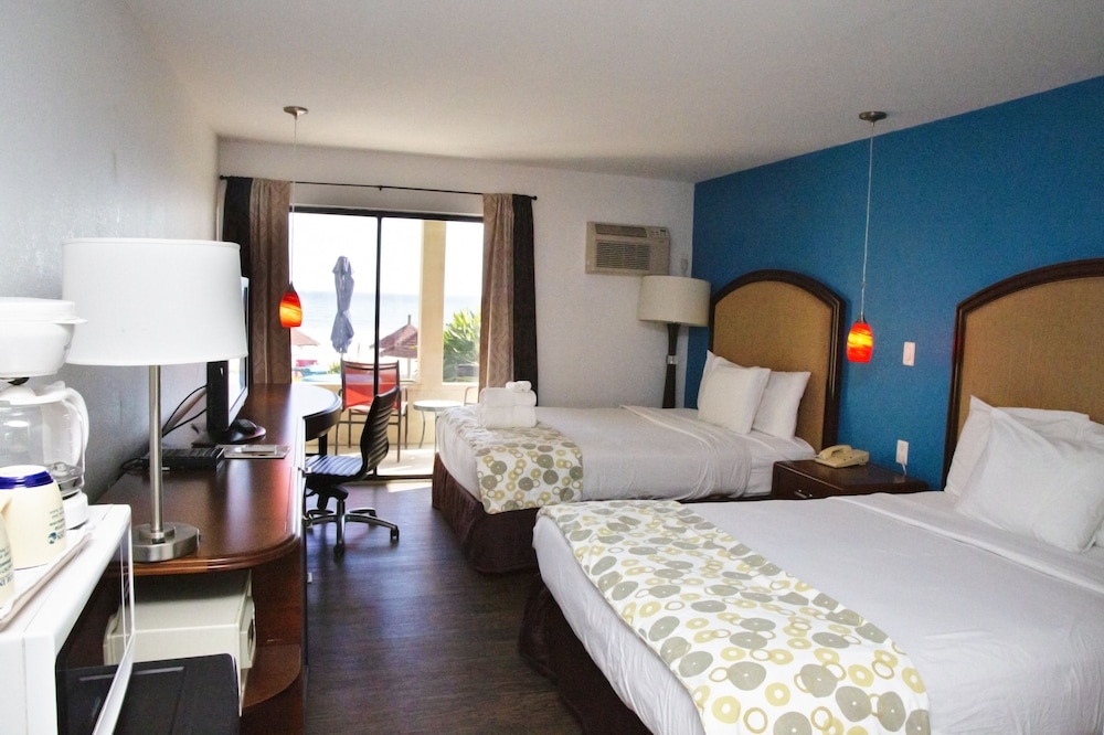 Double Room, 2 Queen Beds, Accessible, Ocean View photo 1