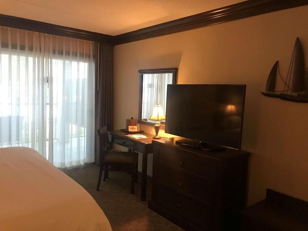 Basic Double Room, 2 Double Beds photo 2