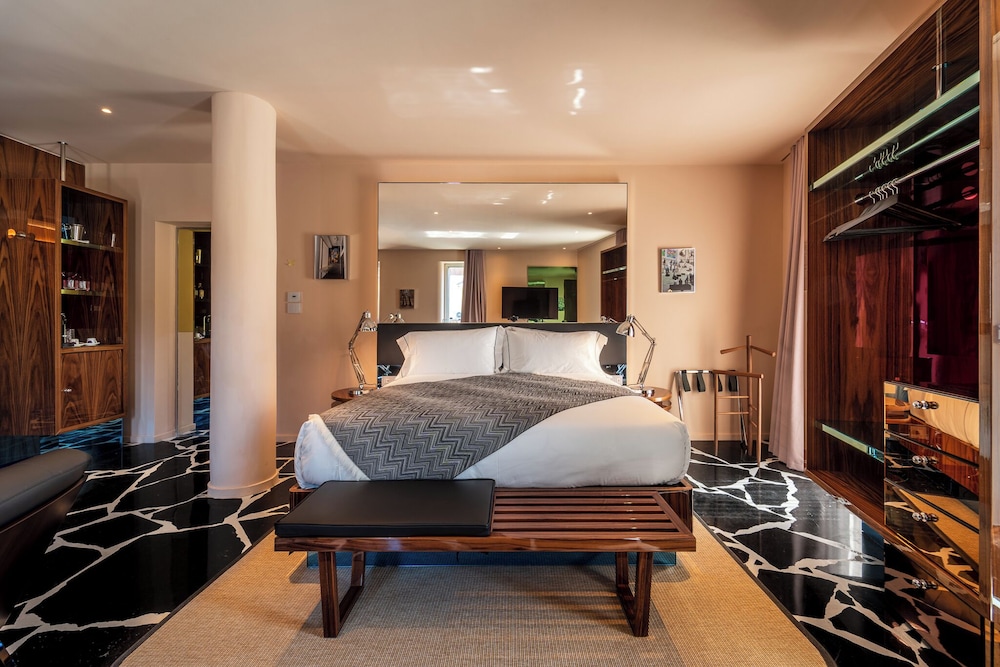 Exclusive Suite, City View