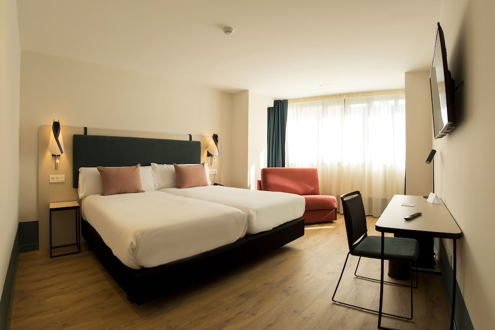 Double Room (with sofa bed) - Photo 3