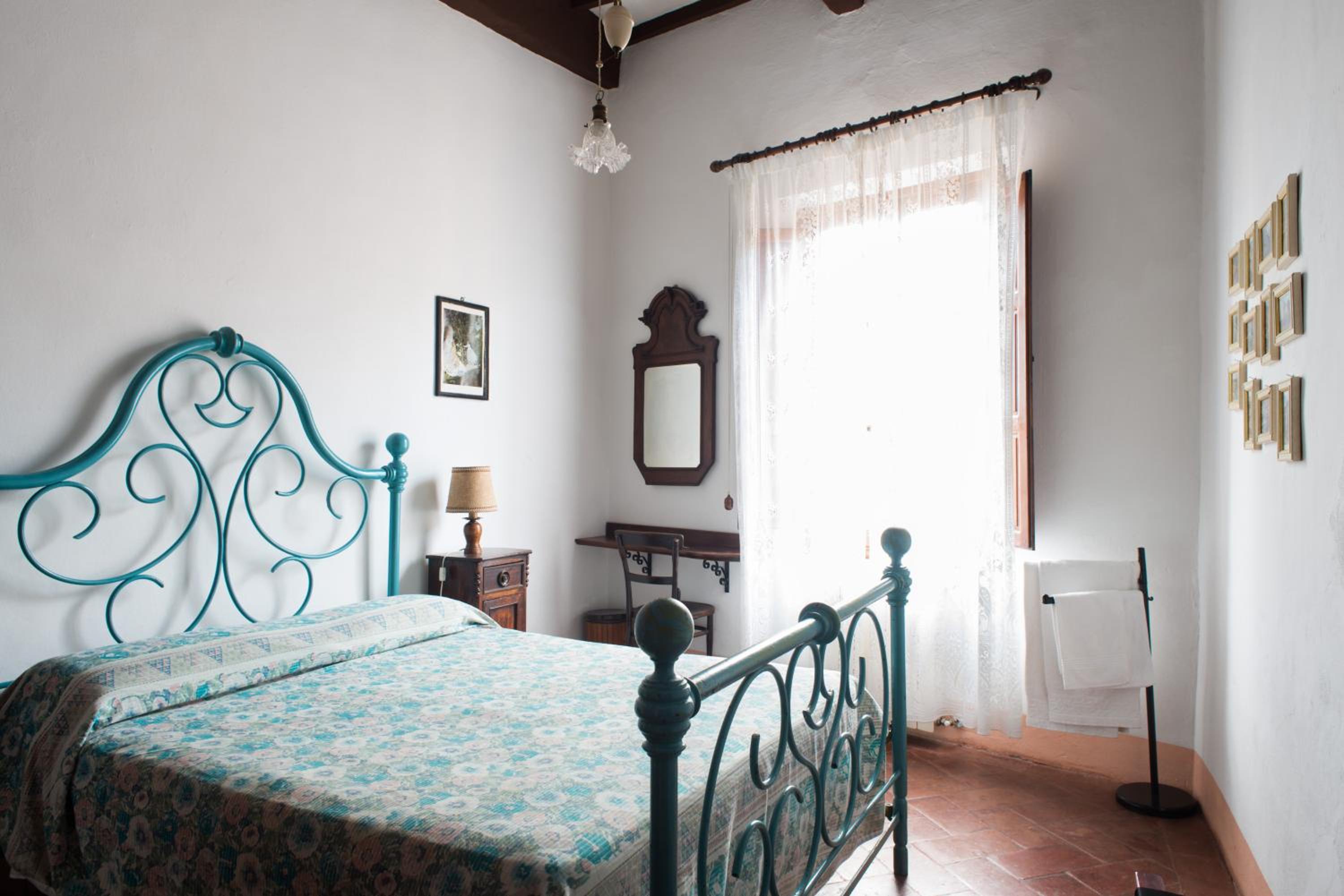 Double or Twin Room with Shared Bathroom photo 3