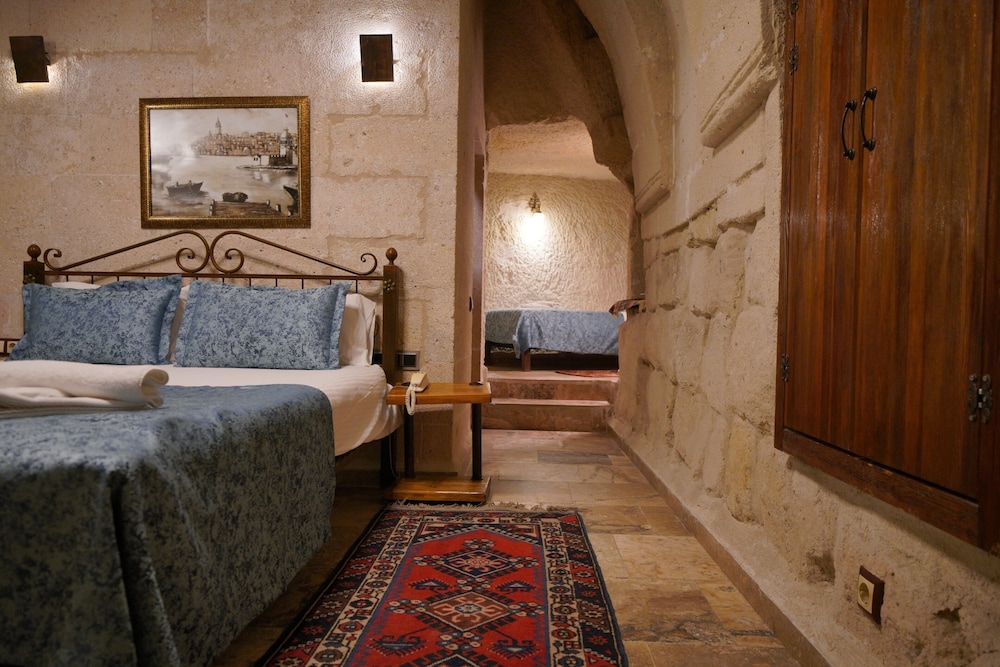Deluxe Triple Arch Room photo 3