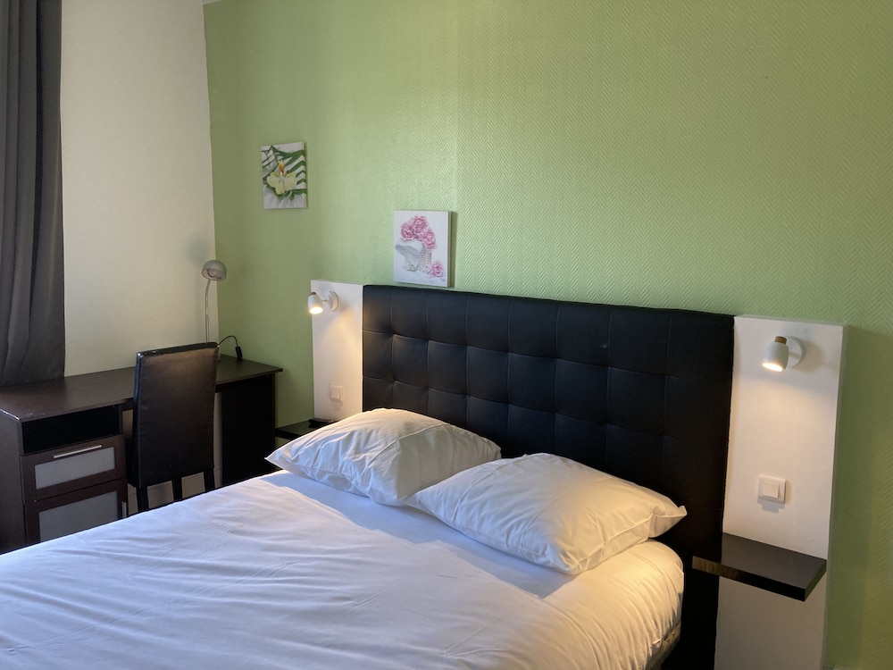 Standard Double Room - Photo 1
