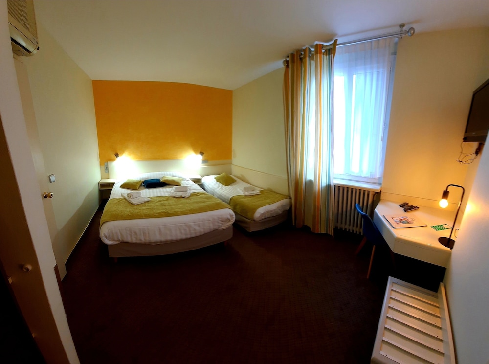 Standard Triple Room - Photo 2