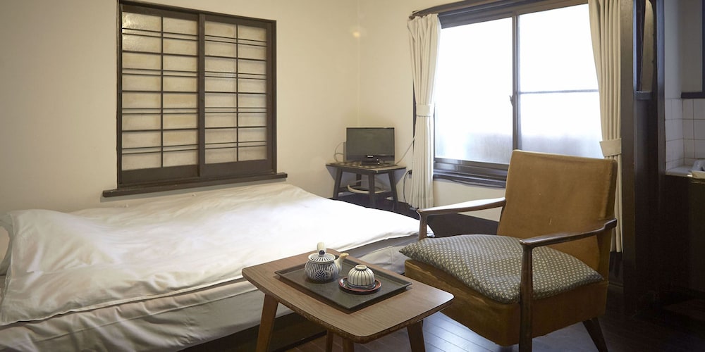 Economy Double Room, 1 Large Twin Bed (For 1 people, Check in time 4pm-10pm) photo 2