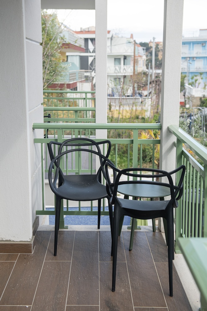 Deluxe Double Room with Balcony photo 3