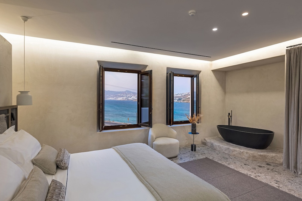 Suíte APEIRON com Piscina Privativa e Vista para o Mar