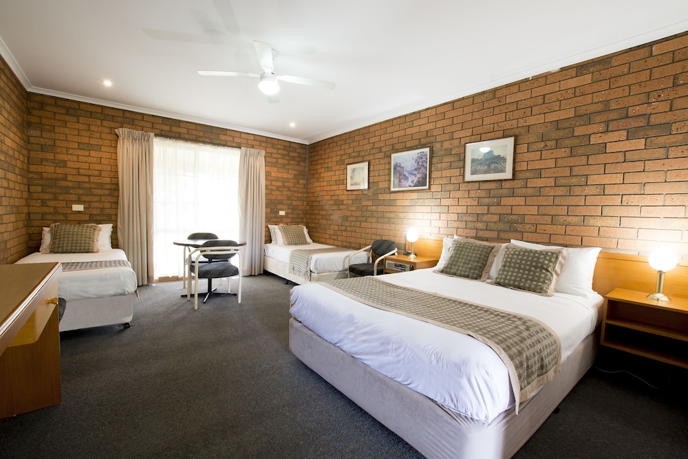 Family Room, Non Smoking, Balcony (1 B/R Family) photo 3