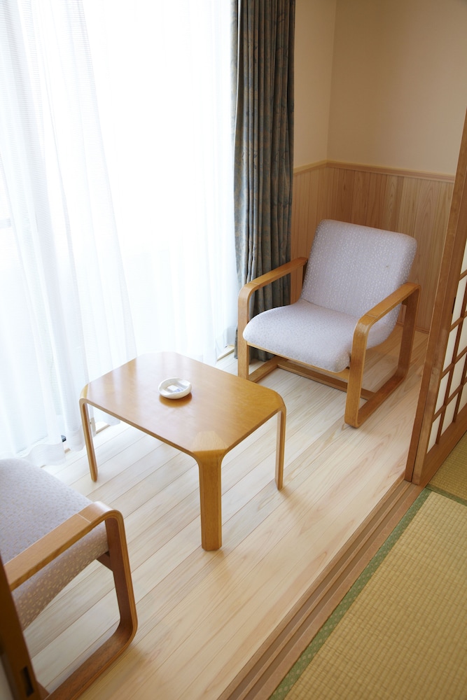 Traditional Room, 2 Twin Beds, Non Smoking - Photo 3