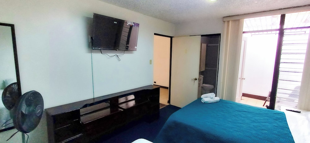 Basic Triple Room photo 3
