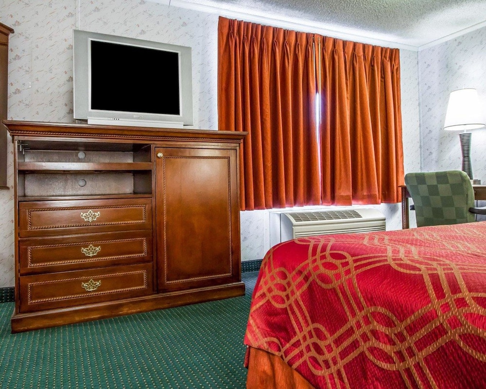 Standard Room, 2 Queen Beds, Non Smoking - Photo 3