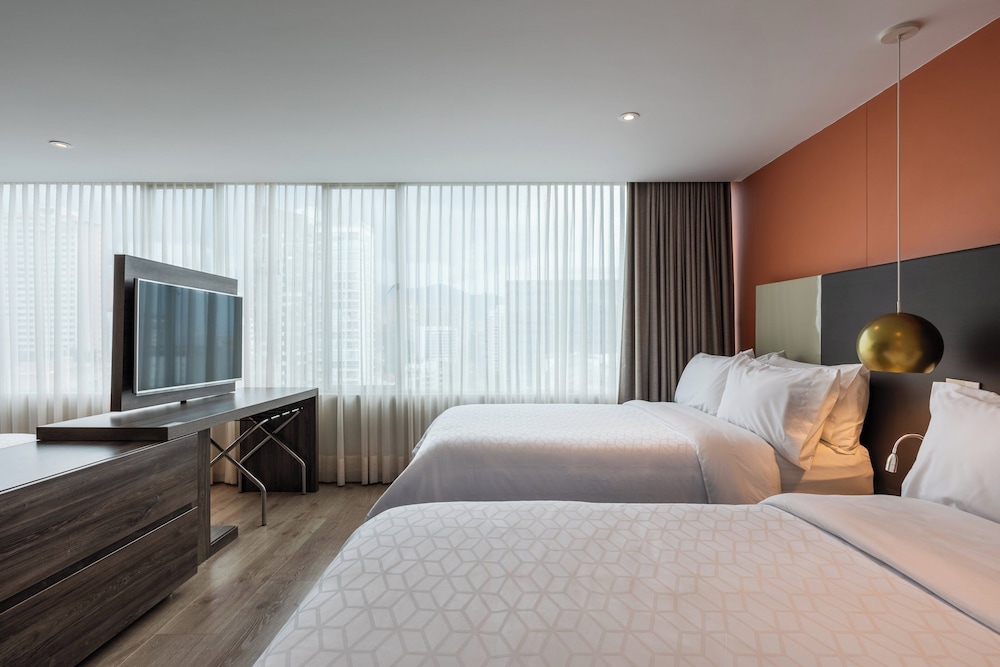 Suite, 2 Twin Beds - Photo 12