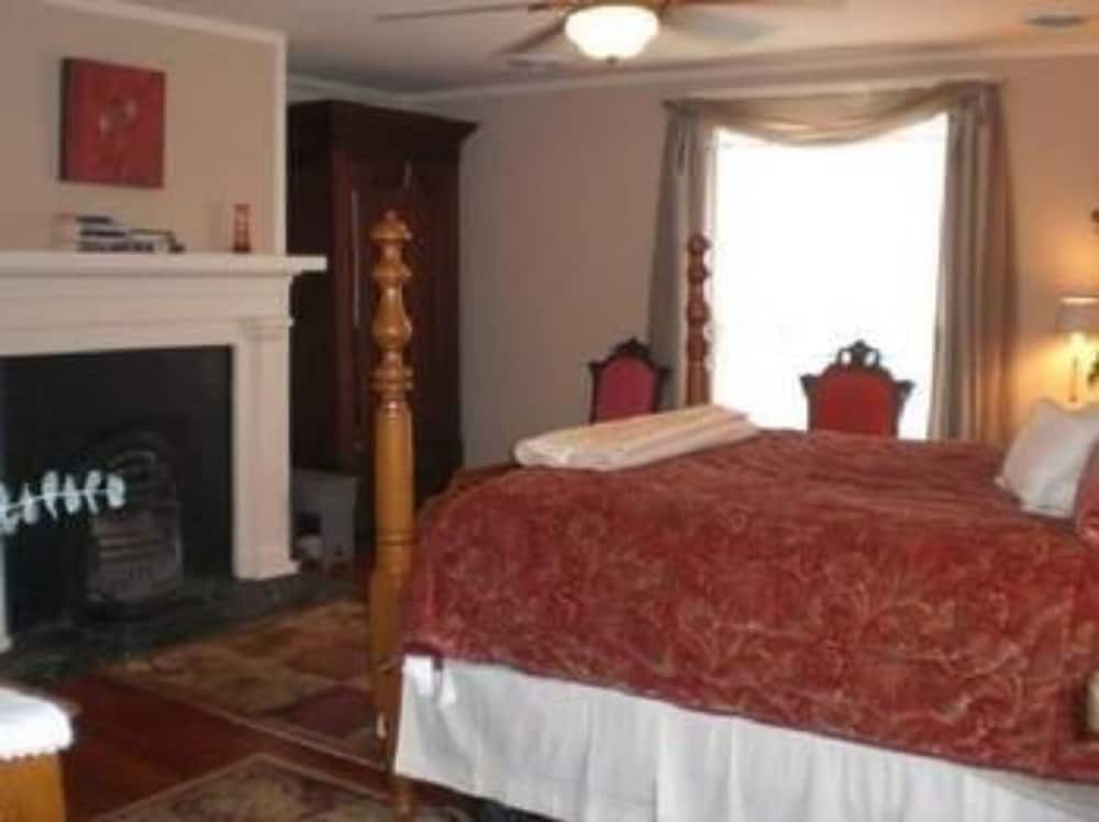 Room, Private Bathroom (The Boxley Suite) photo 2