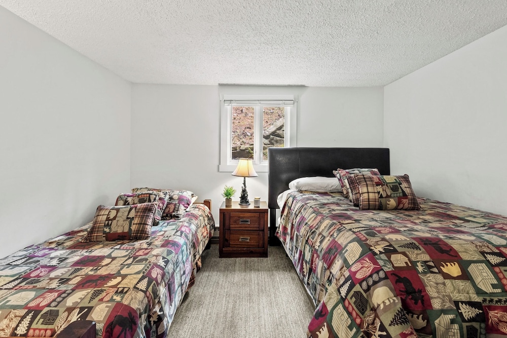 House (4 Bedrooms) photo 2