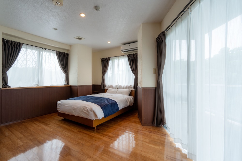 Villa photo 2