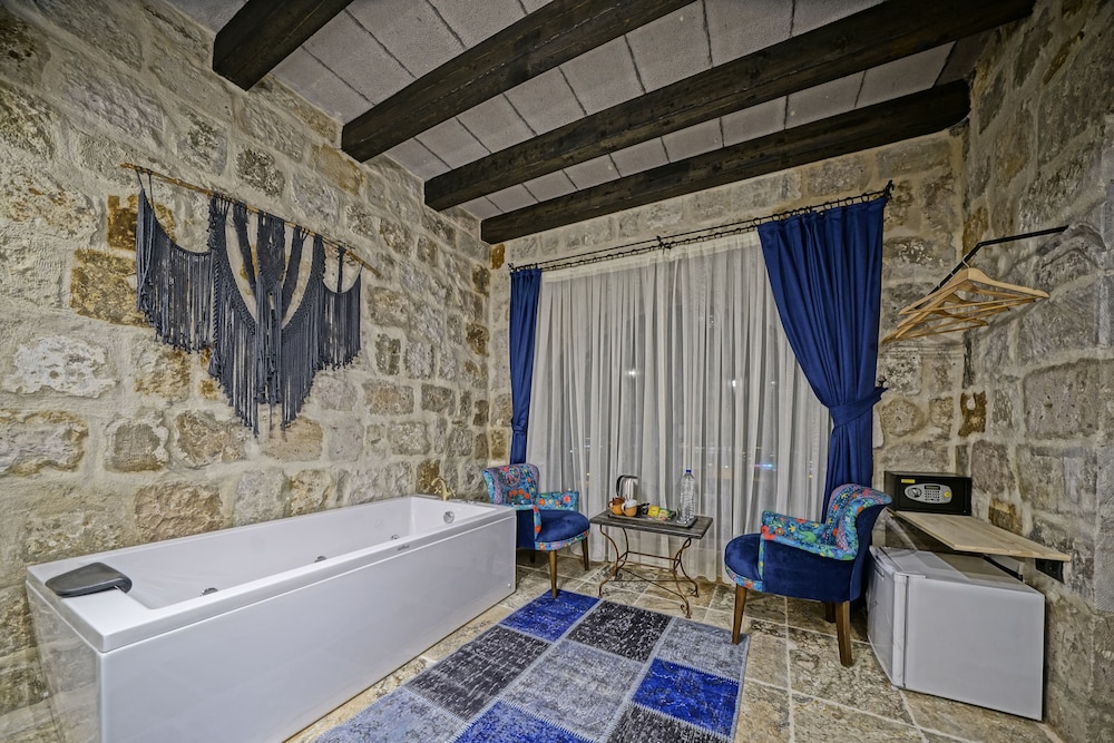 Deluxe Double Room, Bathtub (Balcony)