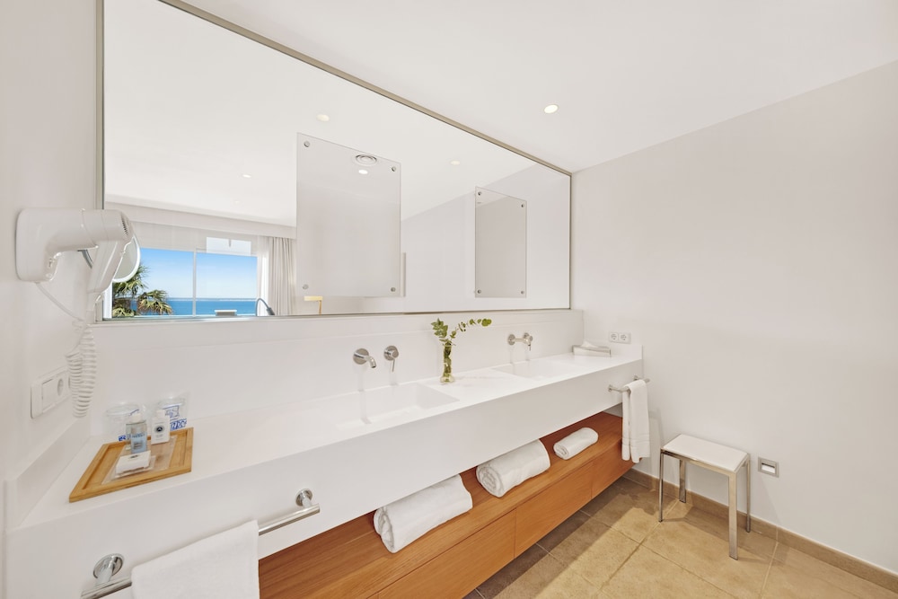 Junior Suite, Terrace, Sea View thumbnail 6