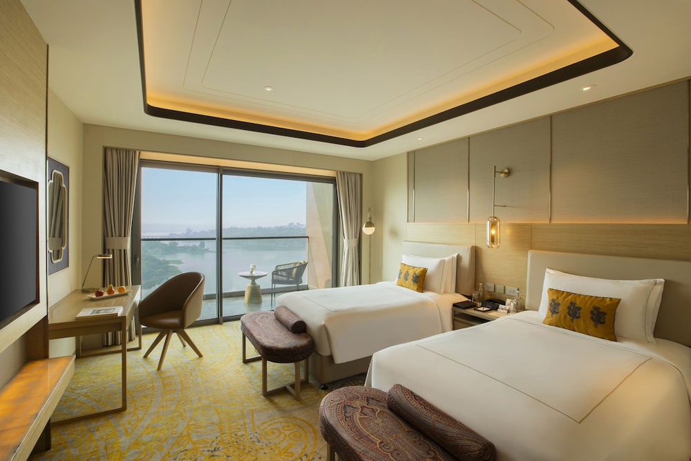 Luxury Grande Twin Room, Lake View - Photo 1