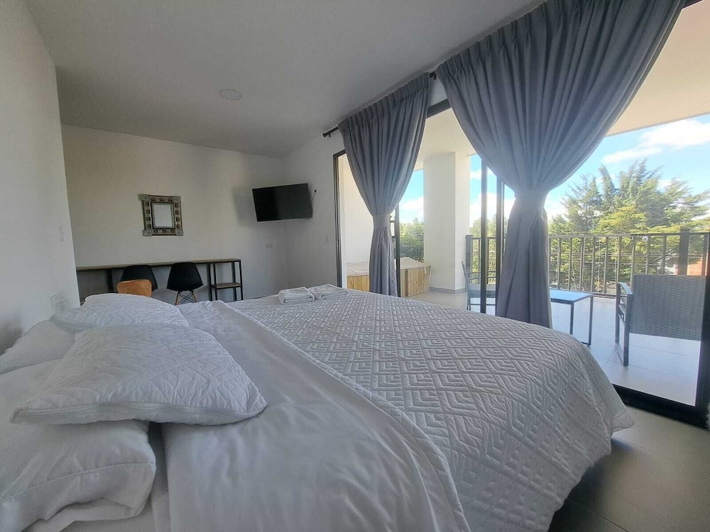 Luxury Double Room, Partial Lake View