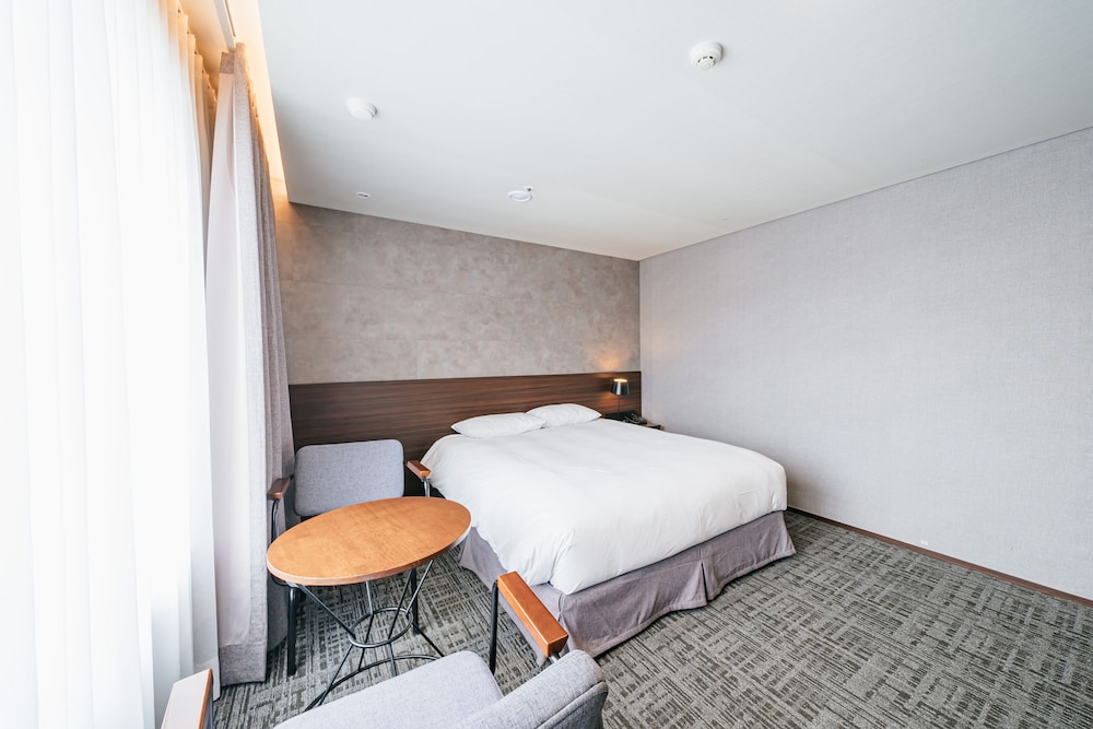 City Double Room (No View) photo 3