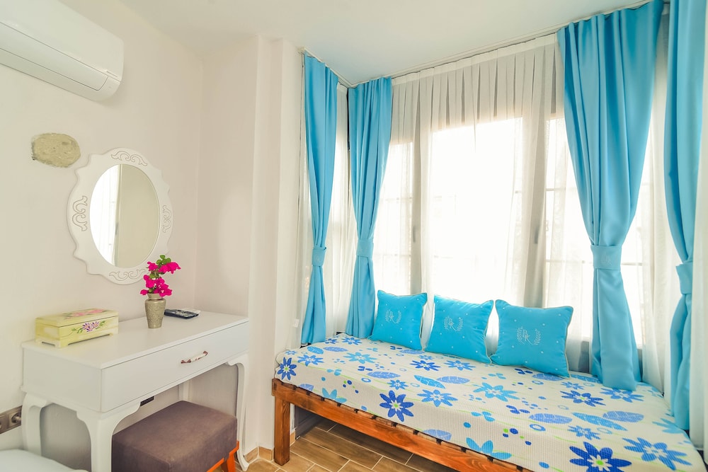 Luxury Quadruple Room - Photo 3