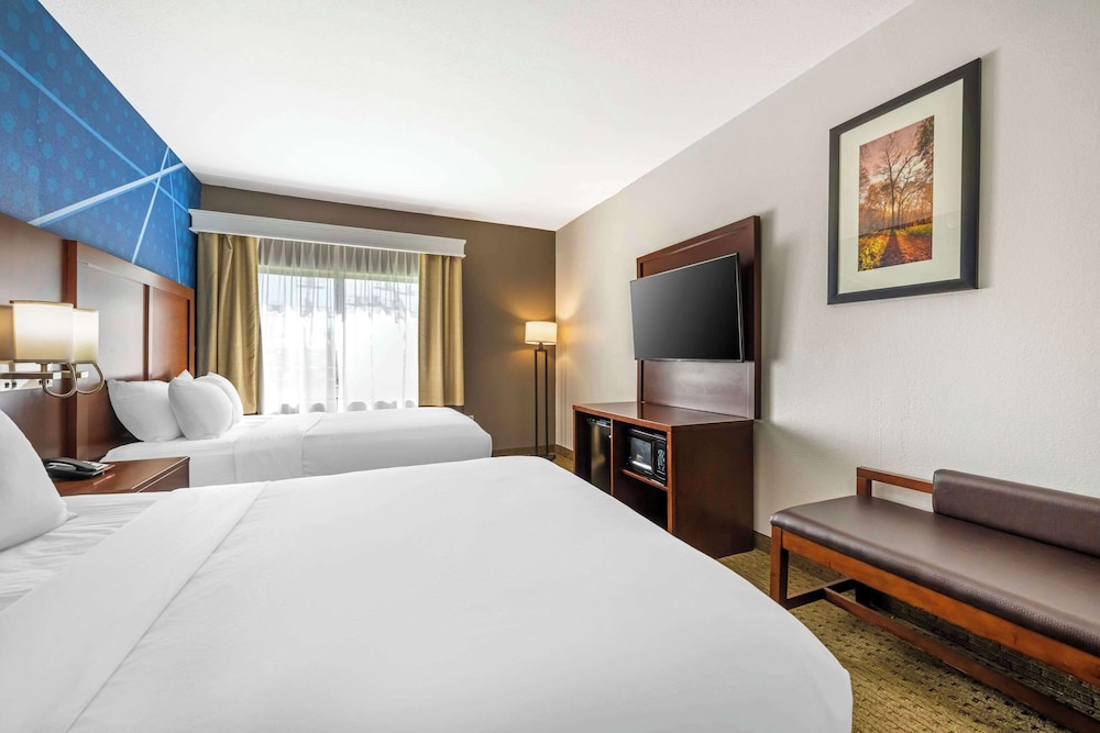 Suite, 2 Queen Beds, Non Smoking photo 1