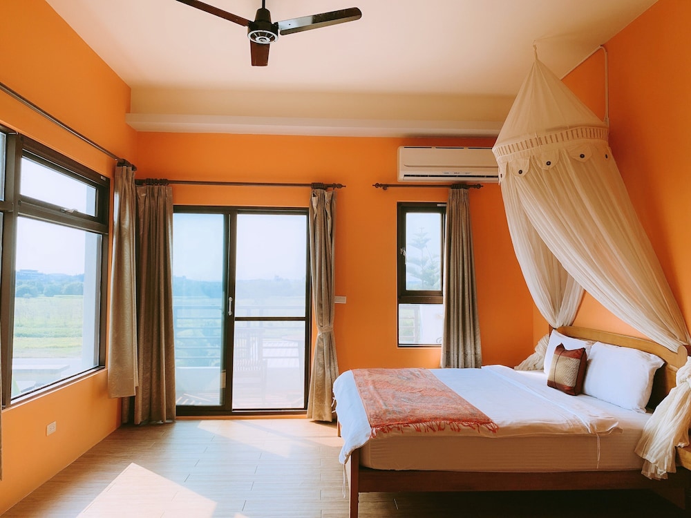 Romantic Double Room, 1 Queen Bed, Balcony photo 1